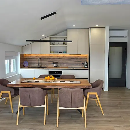 Sky Cube Apartment